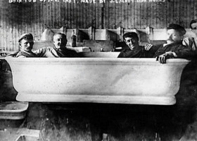 PHOTO: Rub a dub dub, four men in a President’s tub?